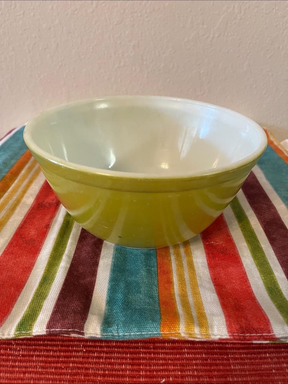 Pyrex Two-Tone Serving Bowl in Lime Green and White